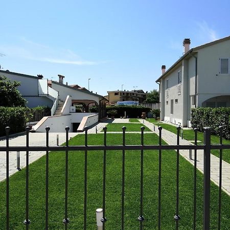 לינה וארוחת בוקר פרינצ'יפינה טרה Casa Mari מראה חיצוני תמונה
