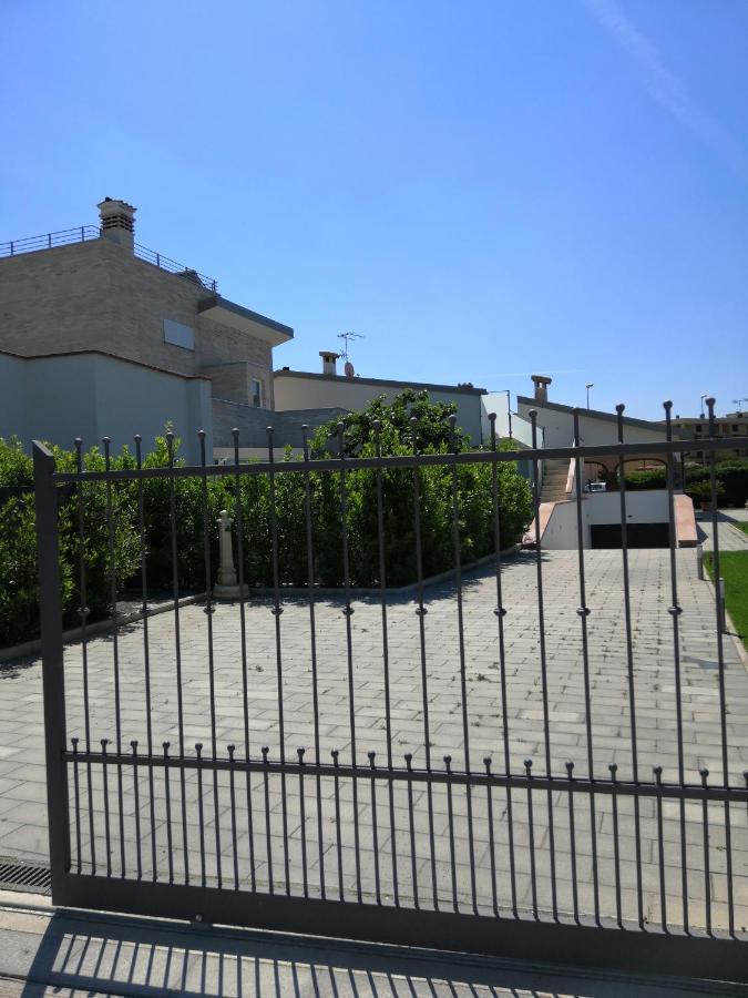 לינה וארוחת בוקר פרינצ'יפינה טרה Casa Mari מראה חיצוני תמונה