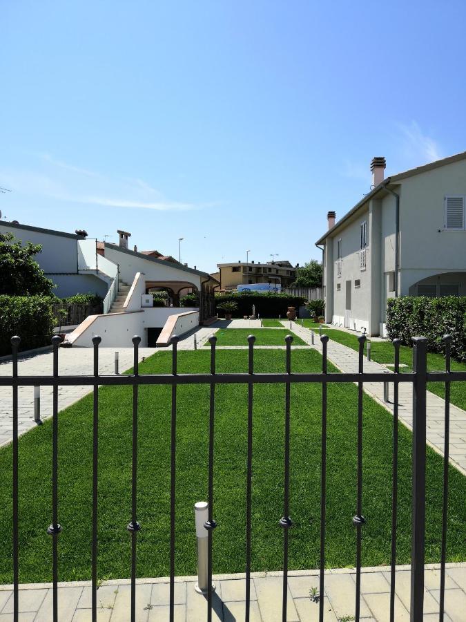 לינה וארוחת בוקר פרינצ'יפינה טרה Casa Mari מראה חיצוני תמונה