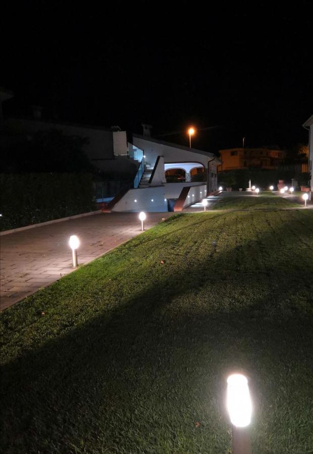 לינה וארוחת בוקר פרינצ'יפינה טרה Casa Mari מראה חיצוני תמונה